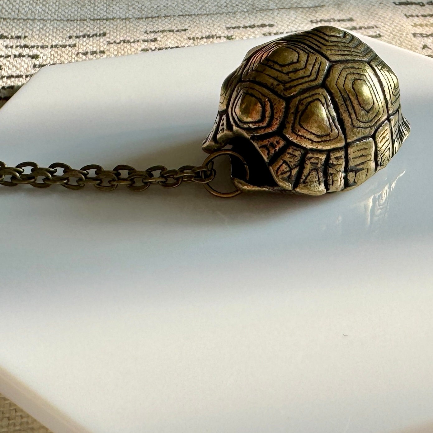 Bronze Ringing Turtle Shell | Necklace