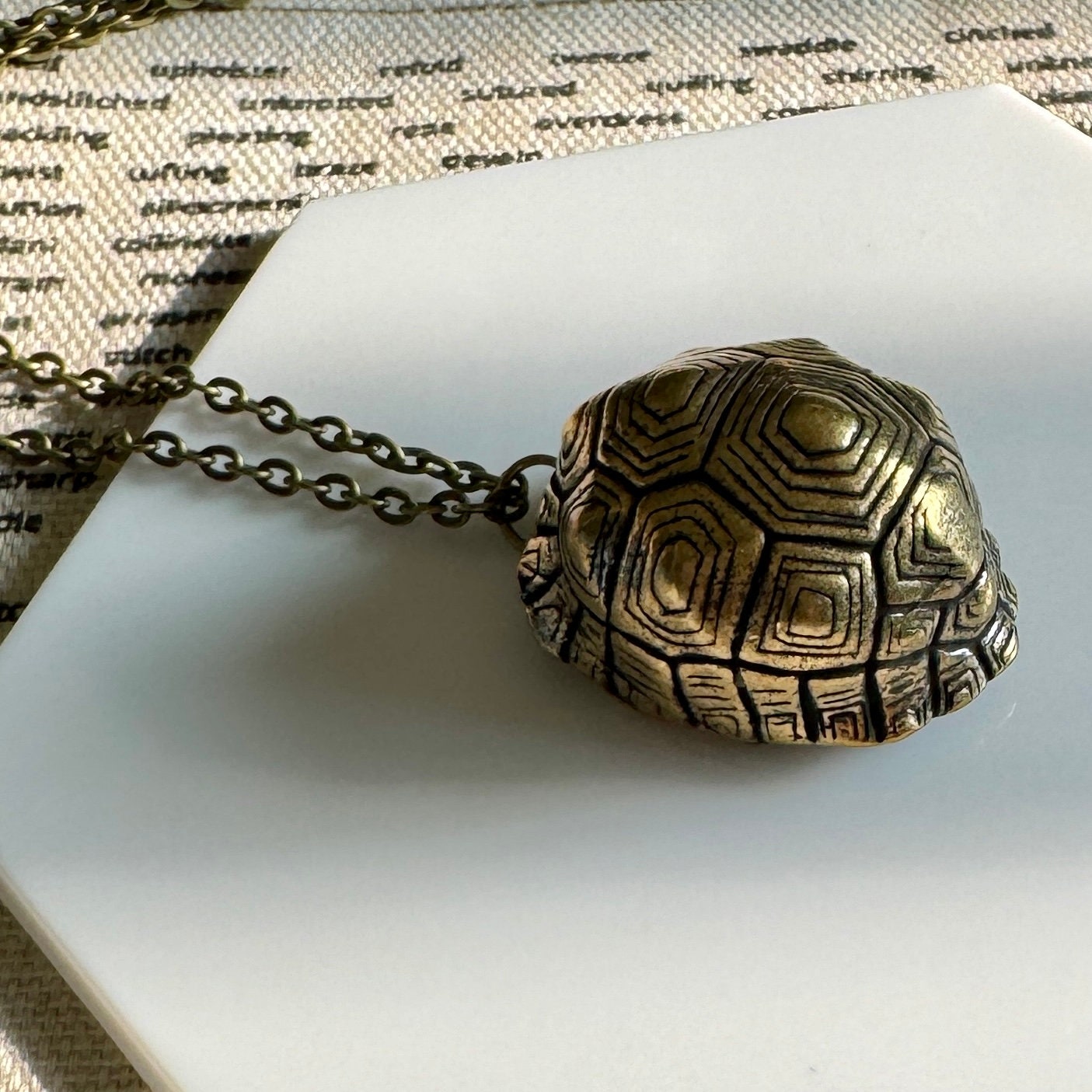 Bronze Ringing Turtle Shell | Necklace