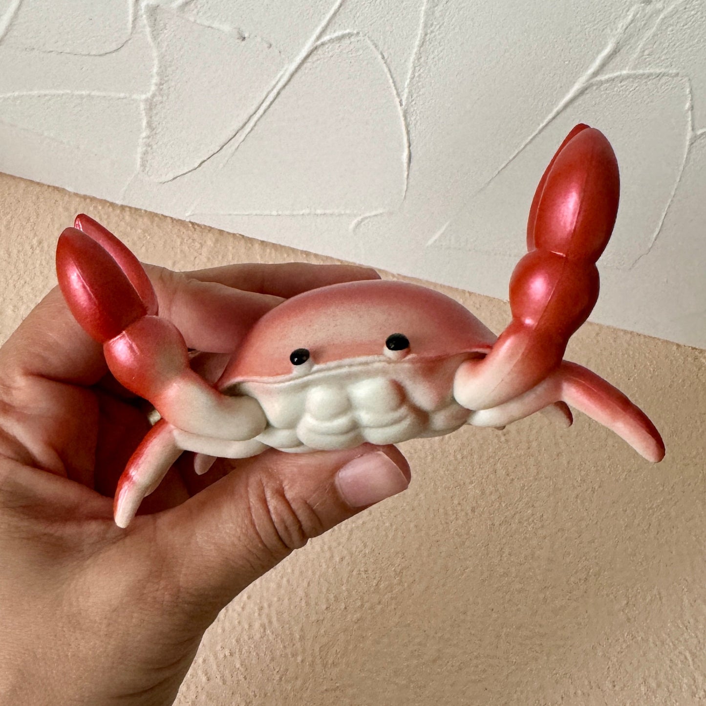 Large Pinching Crab Phone Holder